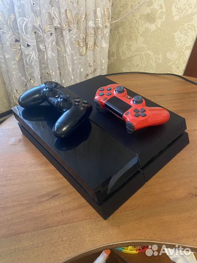 Продам ps4 500 gb два геймпада