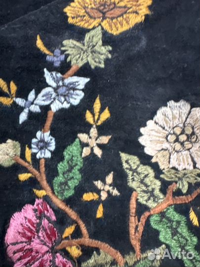 Бархатный жилет с вышивкой женская 52-54