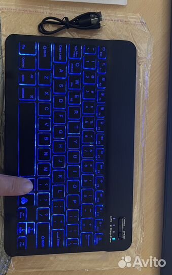 Беспроводная клавиатура с подстветкой RGB и мышь