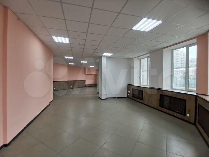 Сдам торговое помещение, 250 м²