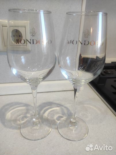 Бокалы и стопки