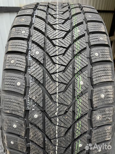 Tri Ace Snow White II 245/50 R18 104H