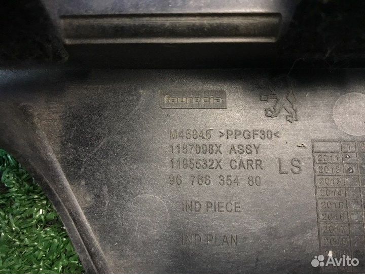 Кронштейн (сопут. товар) левый Peugeot 408 2012