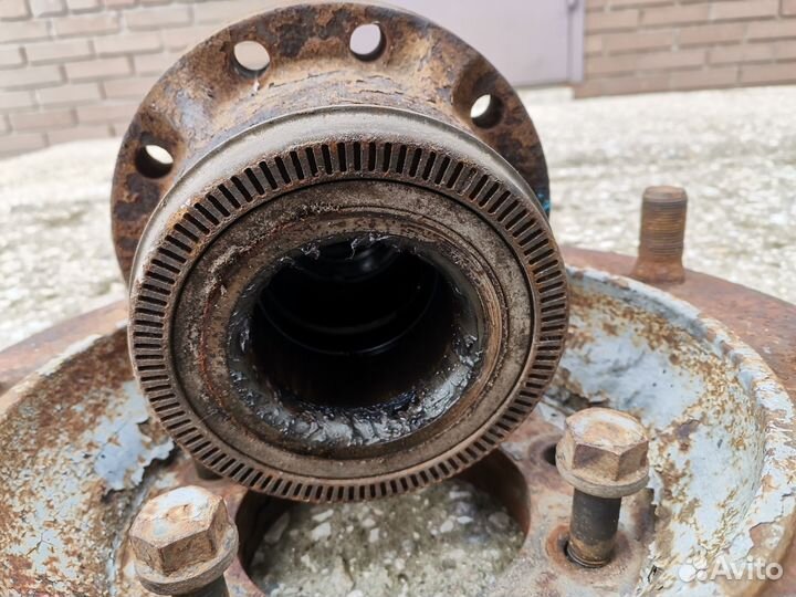 Передняя ступица Рено Премиум 420