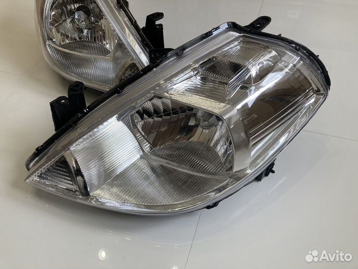 Фара (1шт) Nissan Tiida C11 (2004-2010)