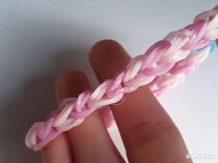 Браслет из резинок