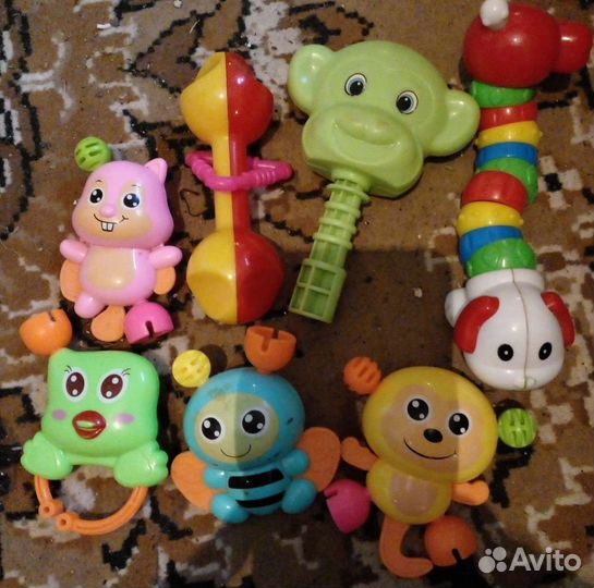 Игрушки для малышей пакетом много погремушек