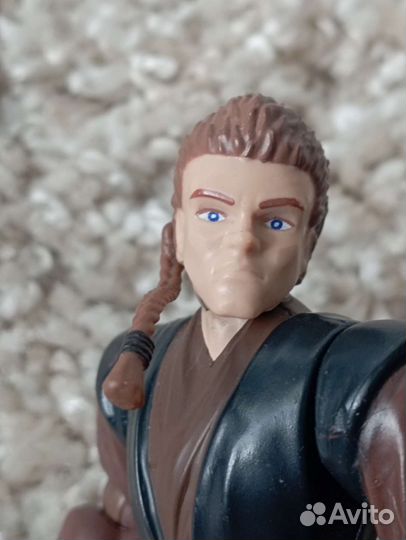 Фигурки героев из 