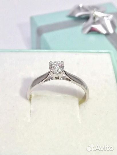 Золотое кольцо из белого золота 585 пробы, вставка