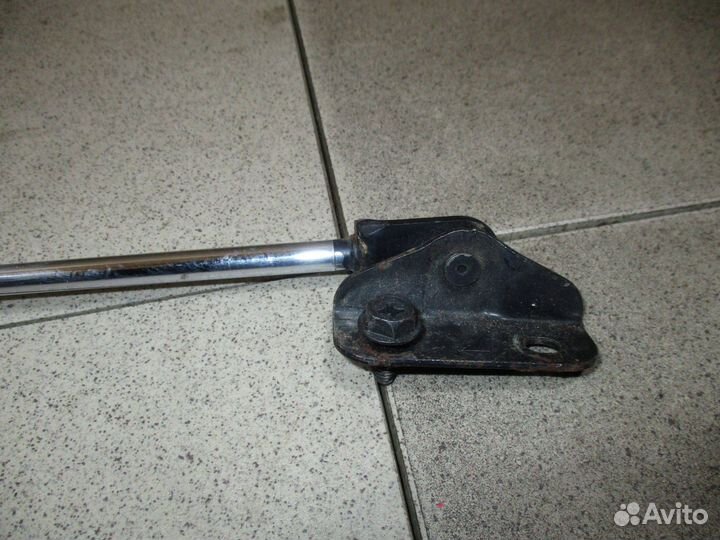 Амортизатор капота Subaru Forester III (SH) 2009