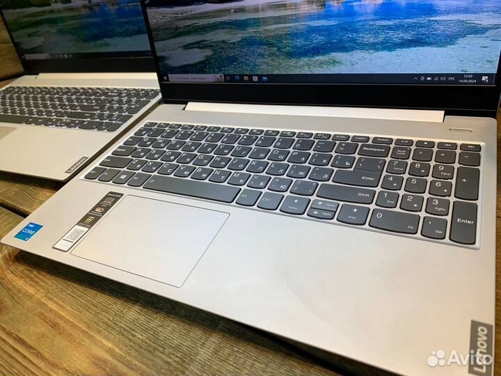 Ультрабук Lenovo FHD/i3-8145U/8gb/SSDm2