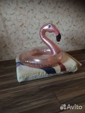 Надувной круг розовый фламинго с блестками