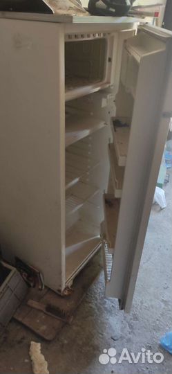 Комод, лестница, стол