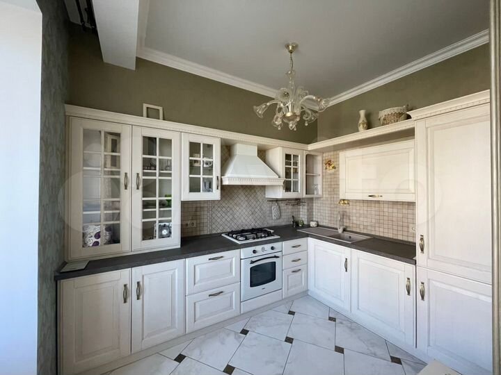 3-к. квартира, 83 м², 7/10 эт.