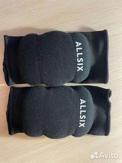 Наколенники