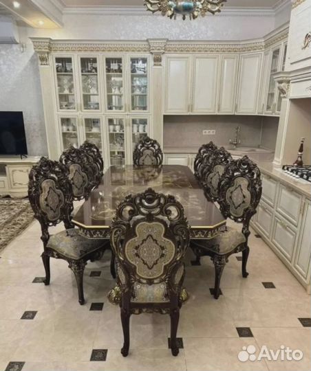 Стол для кухни со стульями