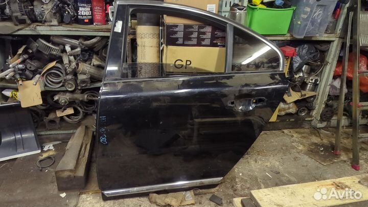 Задняя левая дверь Volvo s80