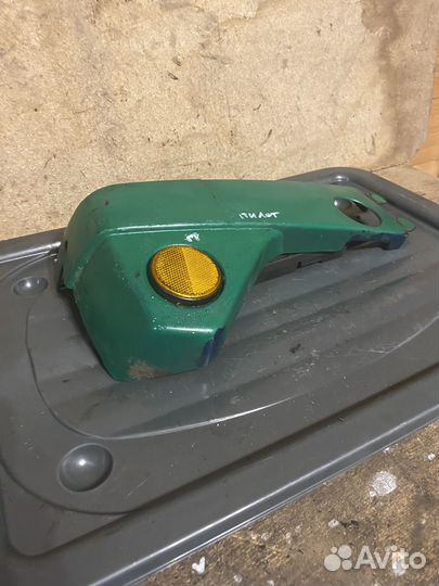 Пластик бензобака левый Зид Пилот