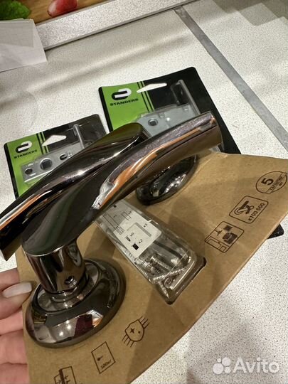 Дверные ручки с замком