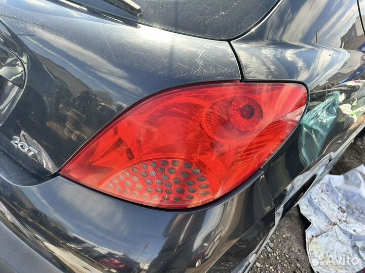Задний правый фонарь пежо 207