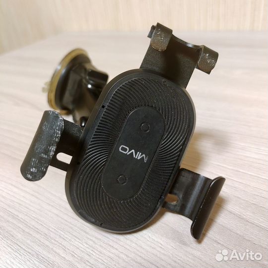 Автомобильный держатель Mivo MZ06