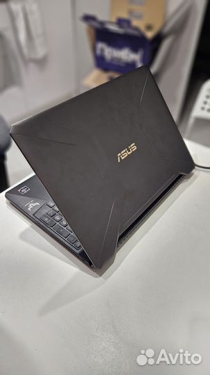 Игровой ноутбук Asus TUF Gaming / GTX 1660 Ti / R7