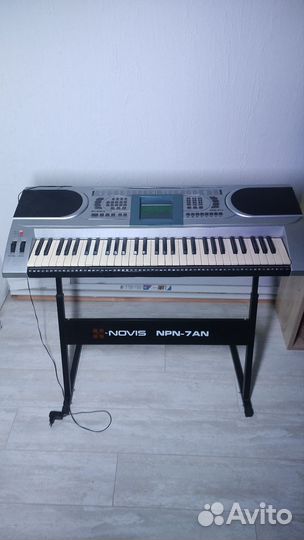 Синтезатор Supra SKB-611 со стойкой