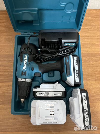 Шуруповерт Makita DF488DWE
