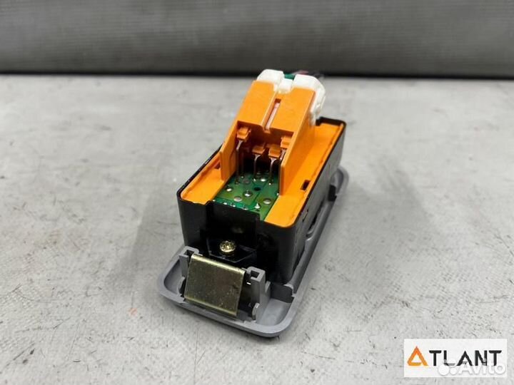 Пульт стеклоподъемника передняя правая mazda bongo