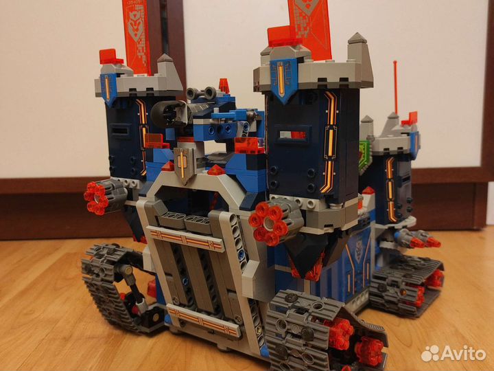Lego nexo knights передвижной замок крепость
