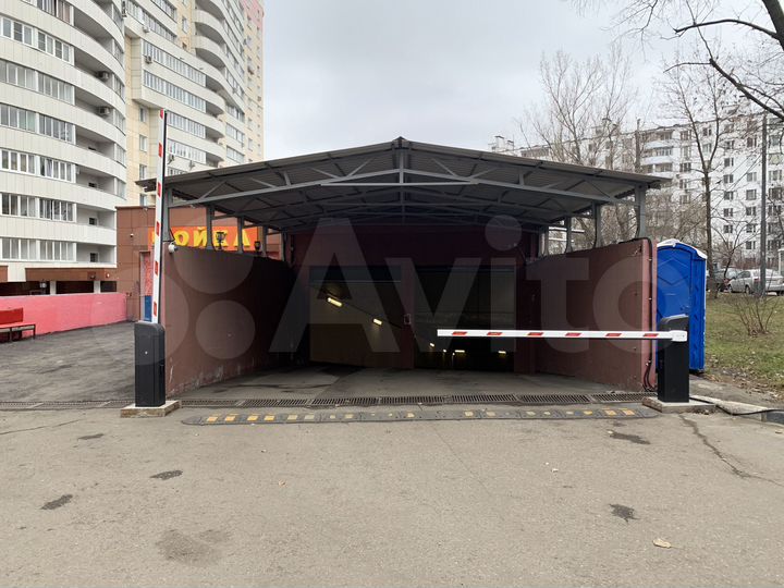 Машиноместо, 14 м²