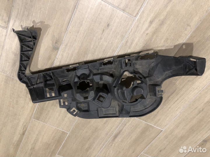 Кронштейн переднего бампера правый BMW X3 F25