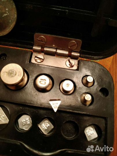 Стаканы,воронки,пробирки,цилиндры весы лабораторны