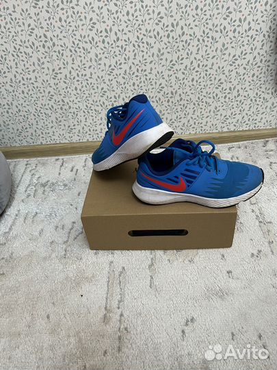 Кроссовки женские Nike р. 35,5