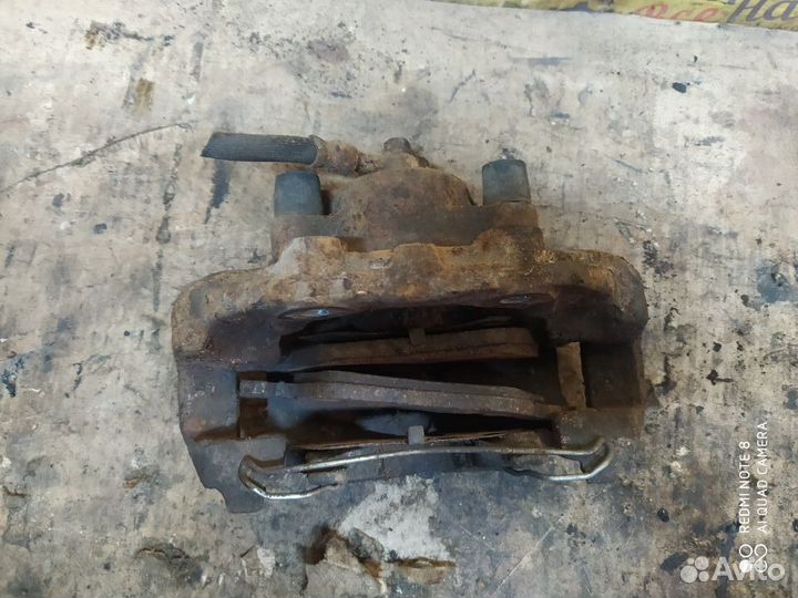 Суппорт передний левый Opel Vectra B