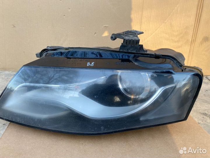 Фара ксеноновая передняя левая Audi A4 B8