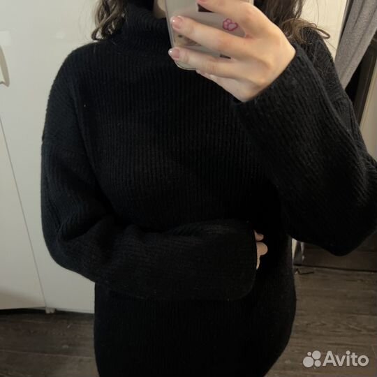 Вязаное платье миди