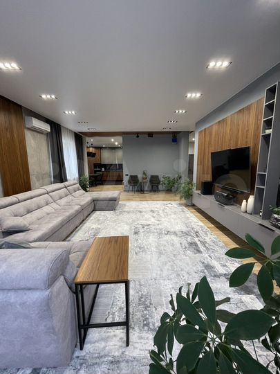 Дом 250 м² на участке 9 сот.