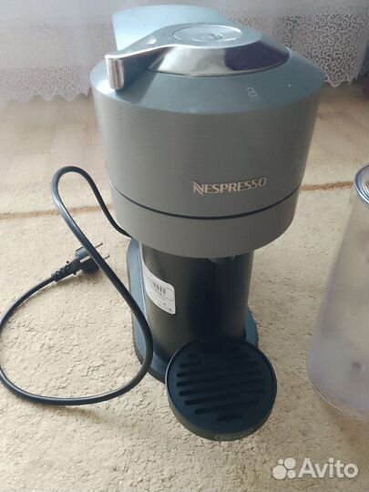 Капсульная кофемашина DeLonghi Nespresso Vertuo