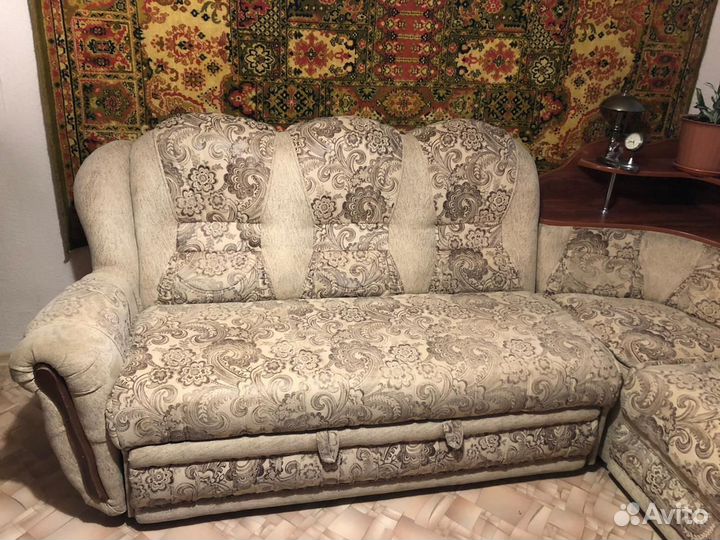 Большой угловой диван бу