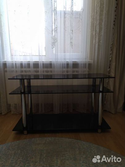 Стеклянная тумба под тв