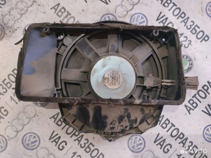 Штатный Сабвуфер Audi A4 B7