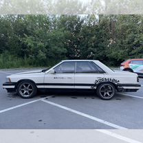 Nissan Laurel 2.4 MT, 1988, 500 000 км, с пробегом, цена 380 000 руб.