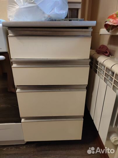 Шкаф кухонный