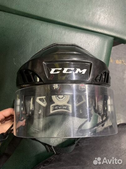 Хоккейный шлем