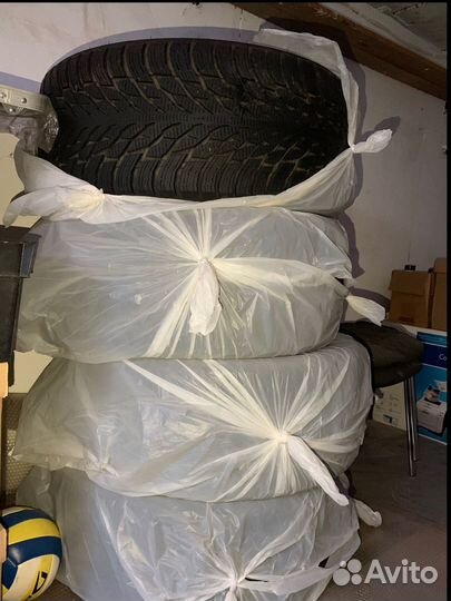 Nokian Tyres Hakkapeliitta R3 SUV 295/40 R21 111T