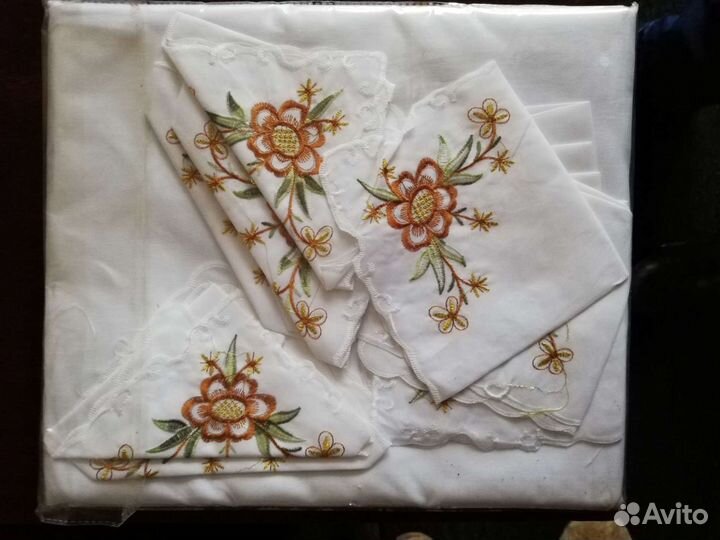 Блюдо для торта и скатерть