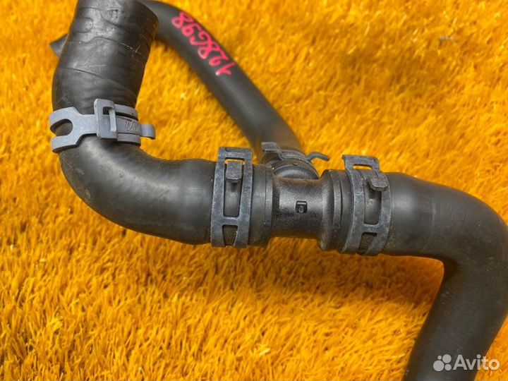Патрубок системы охлаждения Volkswagen Passat B7
