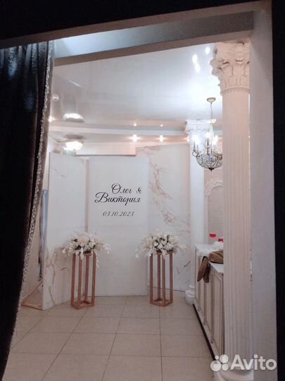 Стойка с цветами