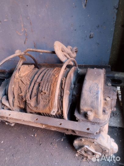 Лебедка новая на грузовую технику